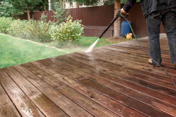 Best Pool Deck Cleaning  in Everett, WA